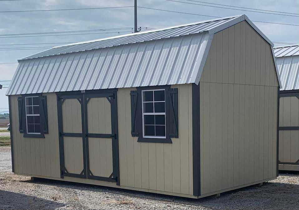 Side Lofted Barn